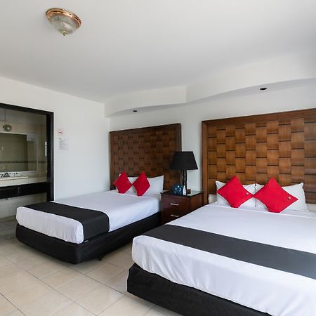Capital O Zona Dorada Inn, 마사틀란 외부 사진