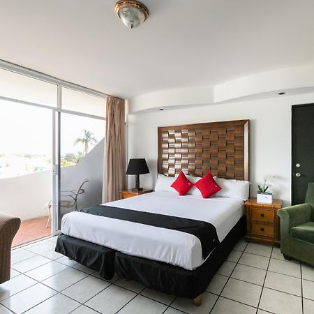 Capital O Zona Dorada Inn, 마사틀란 외부 사진