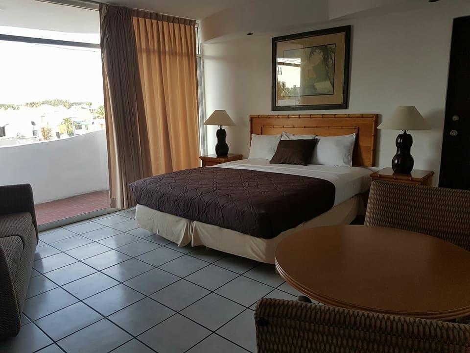 Capital O Zona Dorada Inn, 마사틀란 외부 사진